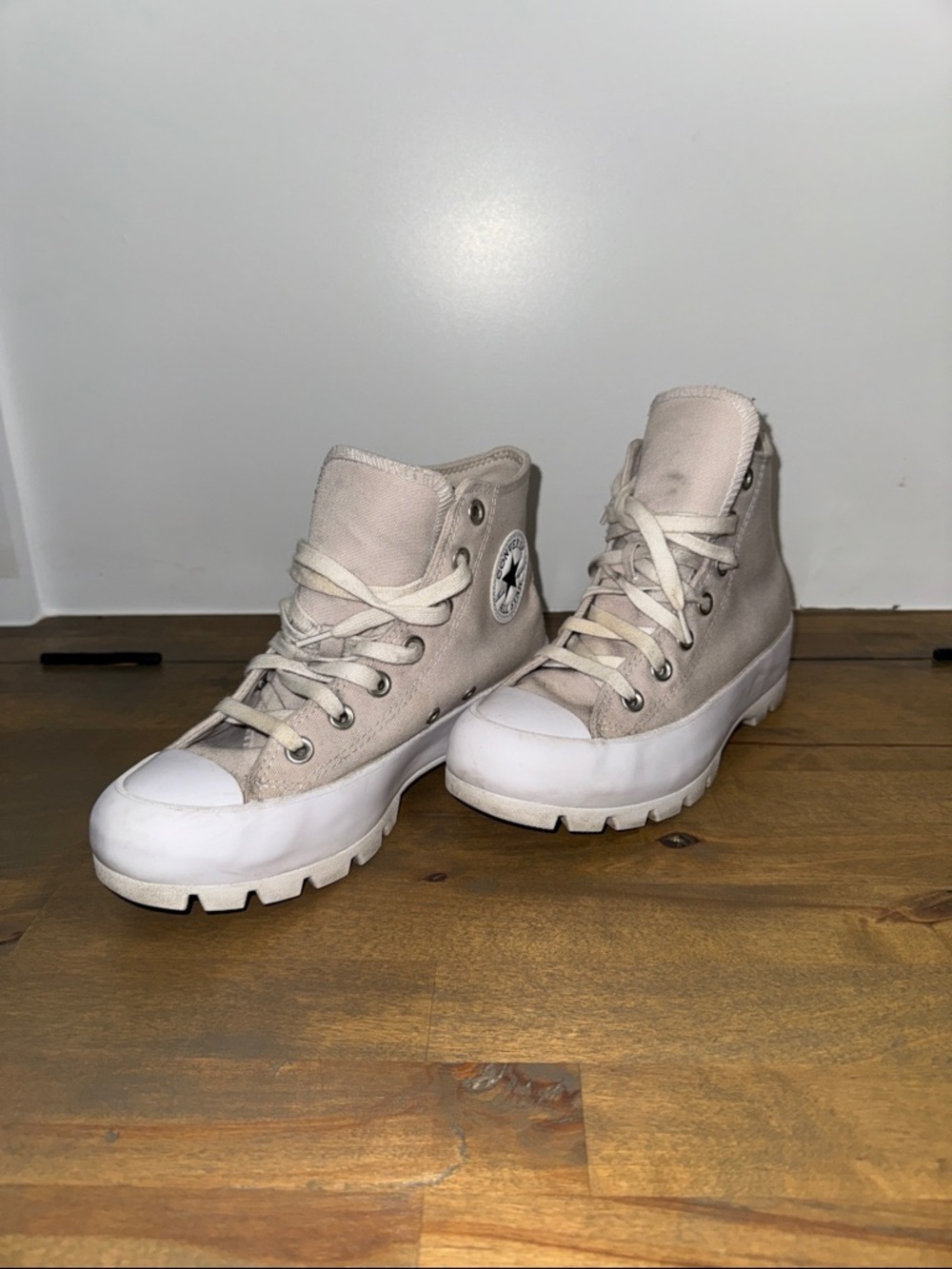 Converse Women's Lace-Up High-Top Boots in Light Beige and White Sz 7